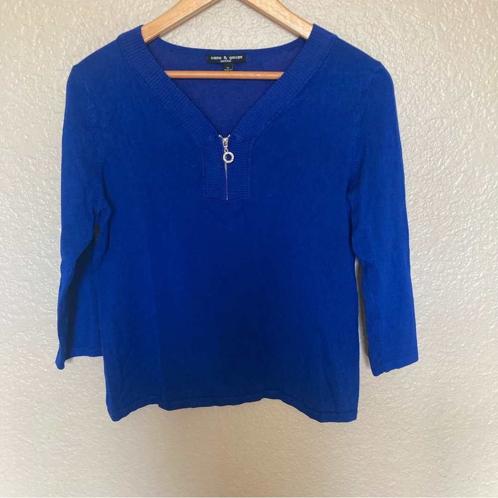 Cable & Gauge Royal Blue Rhinestone Zippered Top. Women’s Petite Medium